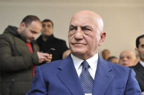 Əli İnsanov həbsxana yoldaşları ilə bir arada – Foto