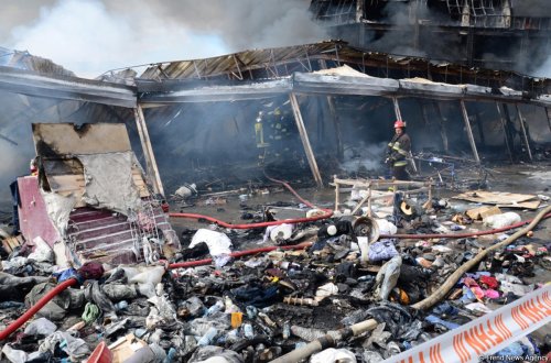 МЧС: В сгоревшем Т/Ц в Баку начались работы по демонтажу конструкций