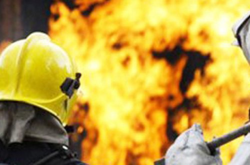   SON DƏQIQƏ:Bakıda beşmərtəbəli binada yanğın: 15 nəfər təxliyə olunub