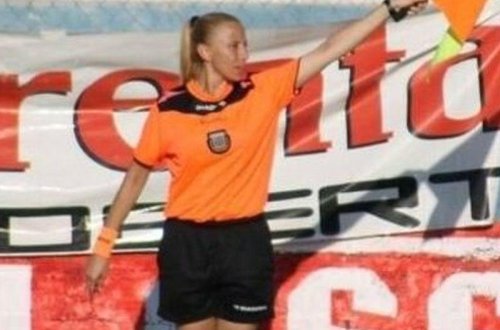 Futbolda dəhşət: qadın hakimi oyun zamanı yandırdılar