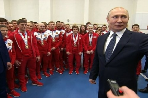 Putindən mühafizəçisinə: “Kənara çəkil!” – Video