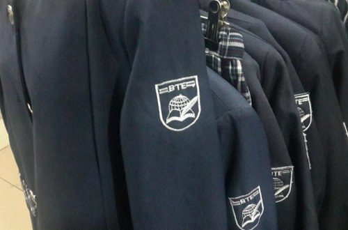 В Азербайджане учреждена единая школьная форма