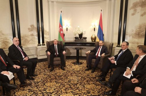 Prezident İlham Əliyevlə Ermənistanın Baş naziri arasında görüş başlayıb