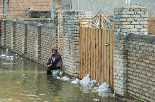 İranda daşqınlar: minlərlə kəndlə əlaqə kəsildi - VİDEO