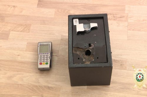 Bakıda ŞOK CİNAYƏT - Obyektin damından girib seyfi apardılar