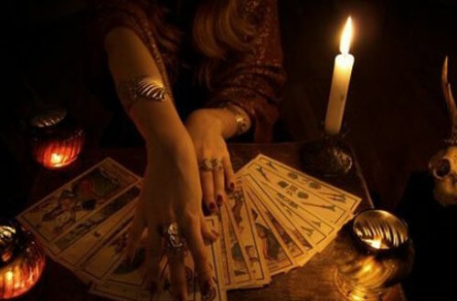 Ana və oğlu cinlərə qonaqlıq vermək adı ilə yarım milyonluq dələduzluq etdi - Bakıda