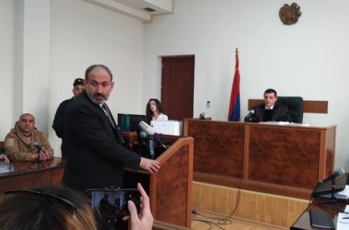 Paşinyan məhkəmədə ifadə verdi