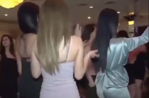 Qalmaqallı video ilə gündəmə gələn 3 çılpaq xanımdan biri - Banu gecə klubunda - VİDEO