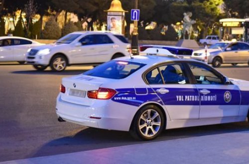 99 YP 374 qeydiyyat nişanlı DYP əməkdaşı 90 saniyədə qaydaları 3 dəfə pozdu (VİDEO)