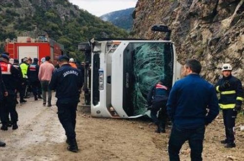 SON DƏQİQƏ: Sərnişin avtobusu qəzaya uğradı: ölənlər və yaralananlar var