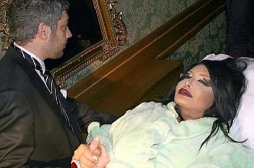 Bülent Ersoyu fanatı güllələyib, böyrəyinin biri götürülüb - FOTO