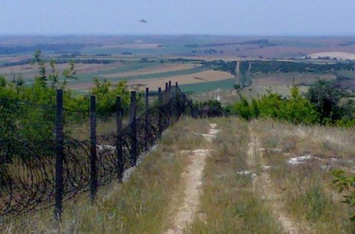 Sərhədçilər qaçaqmalçılara xəbərdarlıq atəşi açdı - FOTO