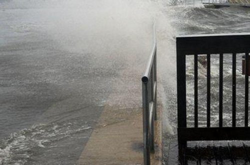 Hindistanda külək-yağış 31 nəfəri öldürdü