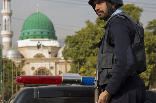 Sərnişin avtobusunun yolunu kəsib, 14 nəfəri güllələdilər - Pakistanda