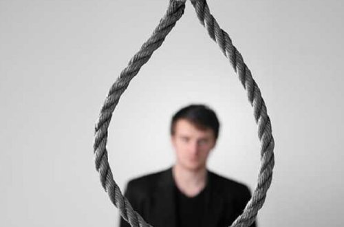 19-летний юноша повесился в магазине в Баку