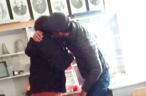 Azərbaycanda daha bir orta məktəbdə biabırçılıq: Şagirdlərin əxlaqsız görüntüsü yayıldı – Video