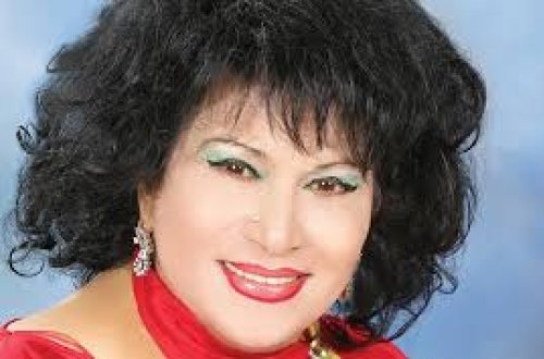 Zeynəb Xanlarova sosial şəbəkələrdə bu fotoya görə tənqid olundu - ETİRAZ