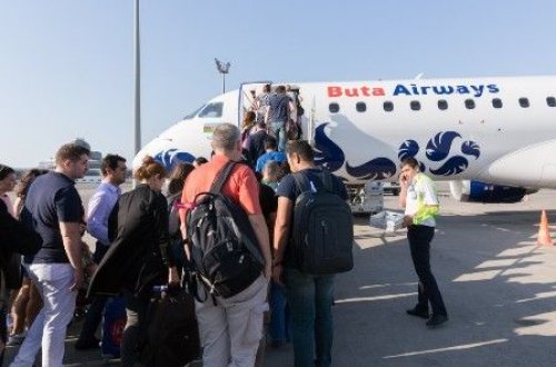 “Buta Airways”-də özbaşınalıq: “Aviabiletlər saytda və kassada fərqli qiymətlərlə satılır” – VİDEO