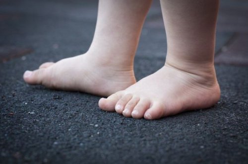 Bakıda azyaşlı kanalizasiya quyusuna düşüb öldü