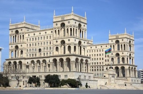 Ряд госструктур Азербайджана не будет работать пять дней