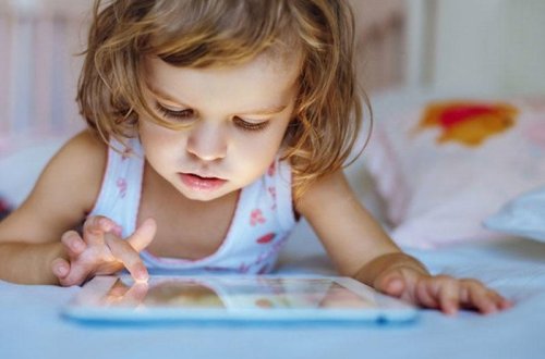 Gündə 2 saat planşetə baxan uşaqlarda bu pozulmalar olur - ALİMLƏR