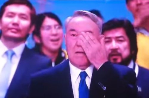 Nazarbayev ağladı - VİDEO