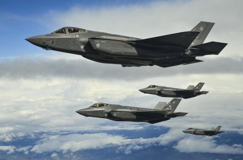 Глава МИД Турции пригрозил найти замену американским F-35