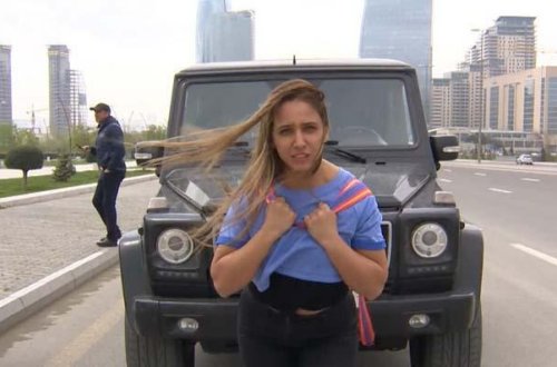 Азербайджанка сдвинула с места двухтонный джип (ВИДЕО)