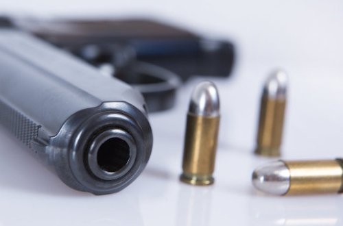 Müəllimlərə silahlanmağa icazə verdi