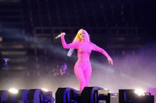 “Formula 1” yarışının yekun konsertində Kardi Bi fırtınası əsdi - FOTO