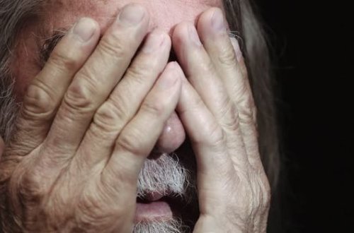 В Азербайджане пожилой мужчина покончил с собой