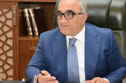 İqtisad Universitetində ciddi qarşıdurma-Rektora ağır ittihamlar