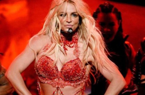 Təyyarənin tualetində, parkda cinsi əlaqəyə girən dünya ulduzları - FOTO