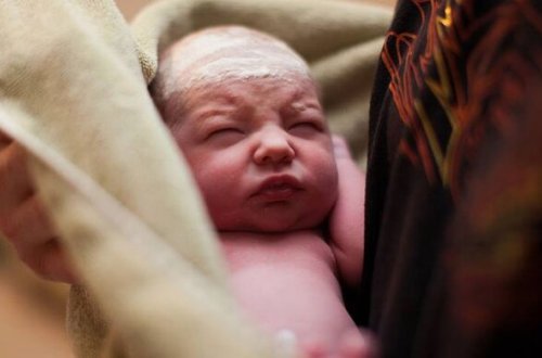 Evdə uşaq dünyaya gətirən ana dünyasını dəyişdi - Azərbaycanda faciə - foto