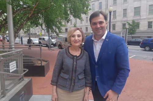 ABŞ prezidentlərinin azərbaycanlı xanım tərcüməçisi - FOTO