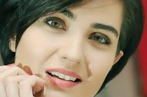 Tuba Büyüküstün makiyajsız FOTOLARINI PAYLAŞDI