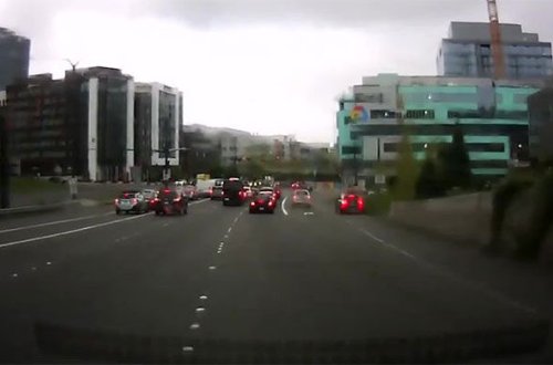 На здание Google рухнул кран, погибли четверо - ВИДЕО