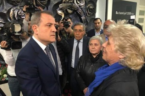 Təhsil naziri ADNA terrorunda ölən tələbələrin valideynləri ilə görüşdü