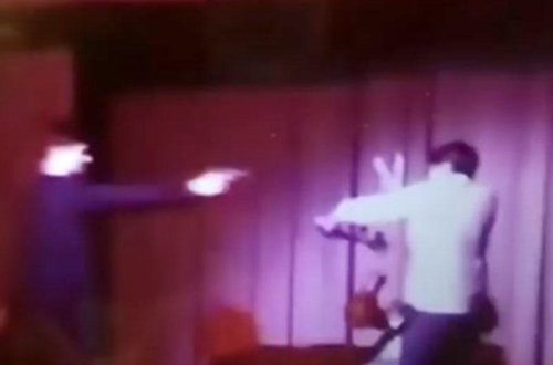 Məktəbdə faciə: Silahla 14 yaşlı oğlanın başından vurdular - VİDEO