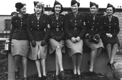 Почему Гитлер запретил немкам участвовать в боевых действиях?