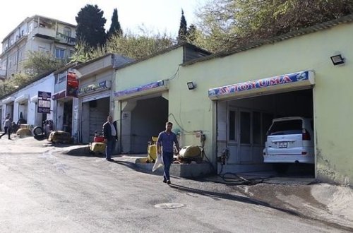 На бакинских автомойках царит антисанитария - ВИДЕО
