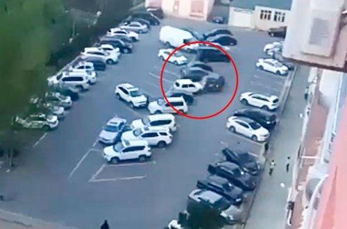 Bakıda “Gelandewagen” aləmi bir-birinə vurdu - VİDEO