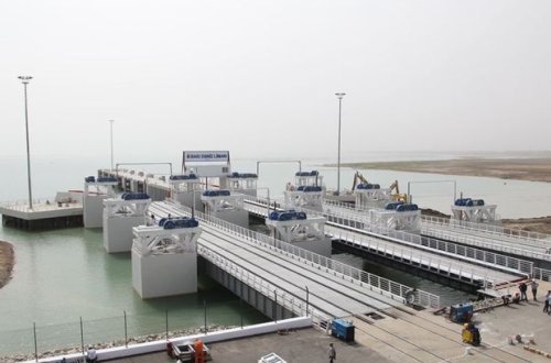 Главный грузовой терминал Баку приостановил работу