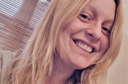 Alış-verişə çıxan aparıcı yol qəzasında öldü - FOTO