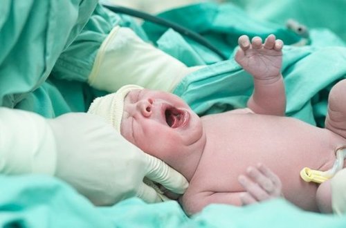 Lənkəranlı qadın uşaq dünyaya gətirdi, öldü - Həkimlər icazə verməyibmiş