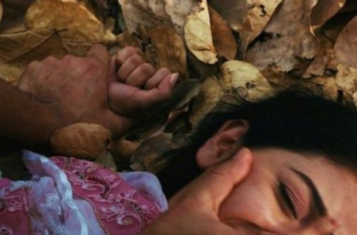 В Баку двое парней изнасиловали девочку-подростка