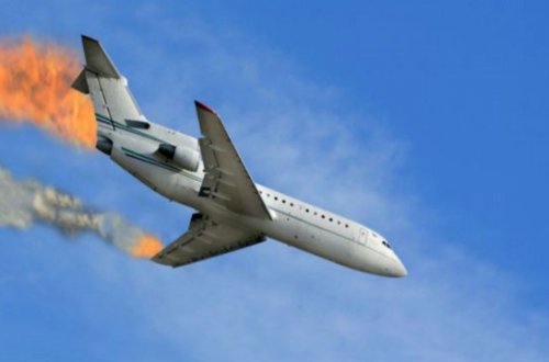 Moskvada yanan təyyarədə ölənlərin sayı 13-ə çatdı: Dəhşətli qəza səbəbi – Video