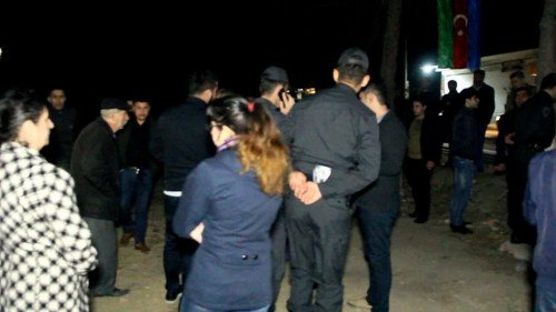 NAZİRLİK İŞƏ QARIŞDI: iş adamı Xətaidə kəsdiyi ağacların hamısını bərpa edəcək - MƏCBURİ GÖSTƏRİŞ