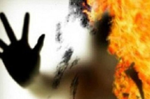 В Баку мужчина поджег любовницу