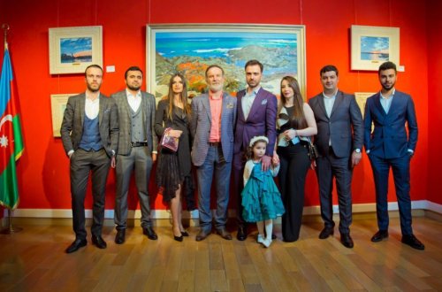 Джасар Мамедов свое путешествие по городам мира отразил в красочных картинах (ФОТО)